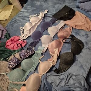 Womens Bras Lot Size 40c And 40 D